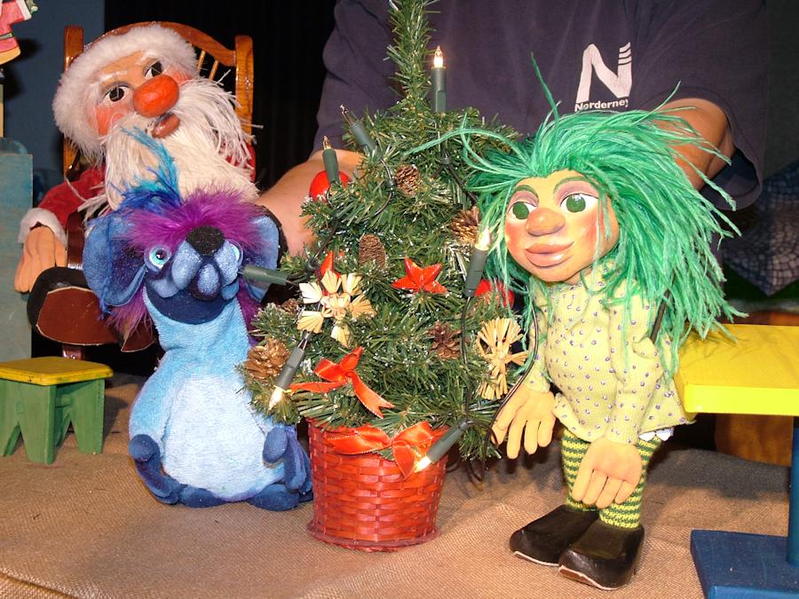 Die kleine Hexe feiert Weihnachten